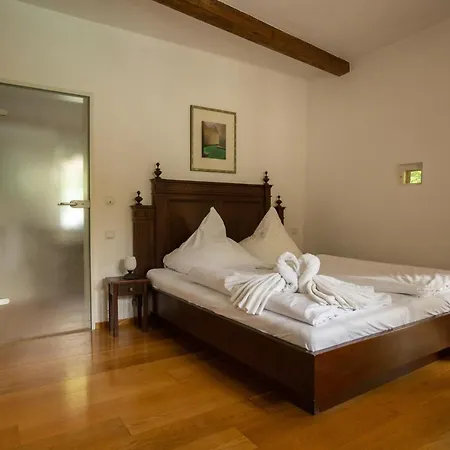 Hotel Burg Kerpen-2